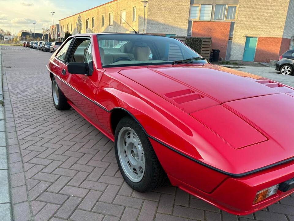 Image 4/8 of Lotus Eclat (1985)
