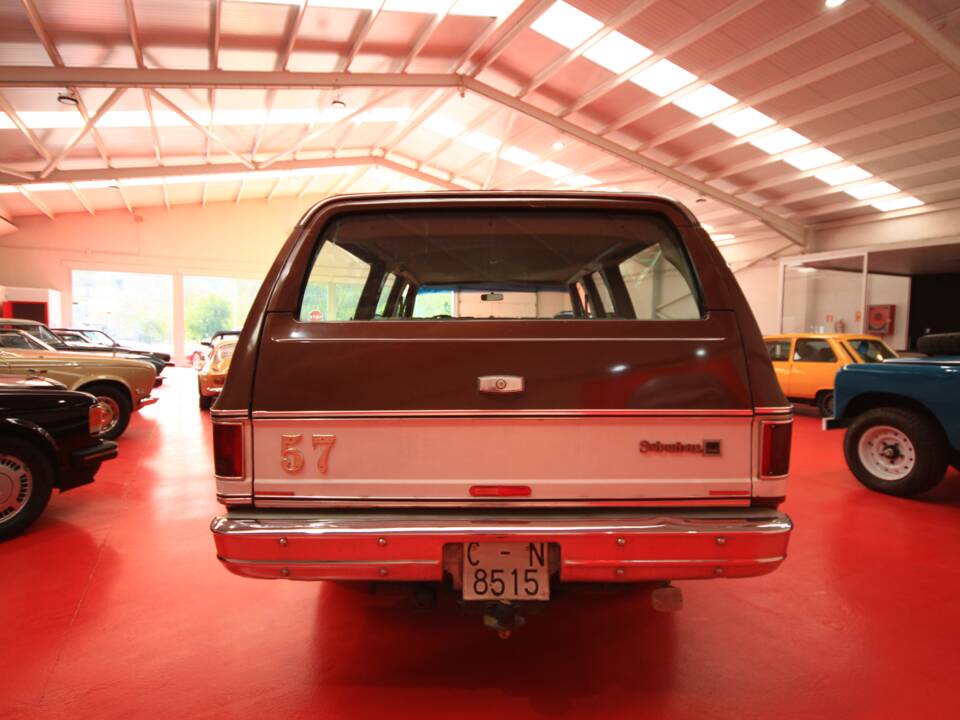 Bild 15/17 von GMC Suburban Sierra (1979)