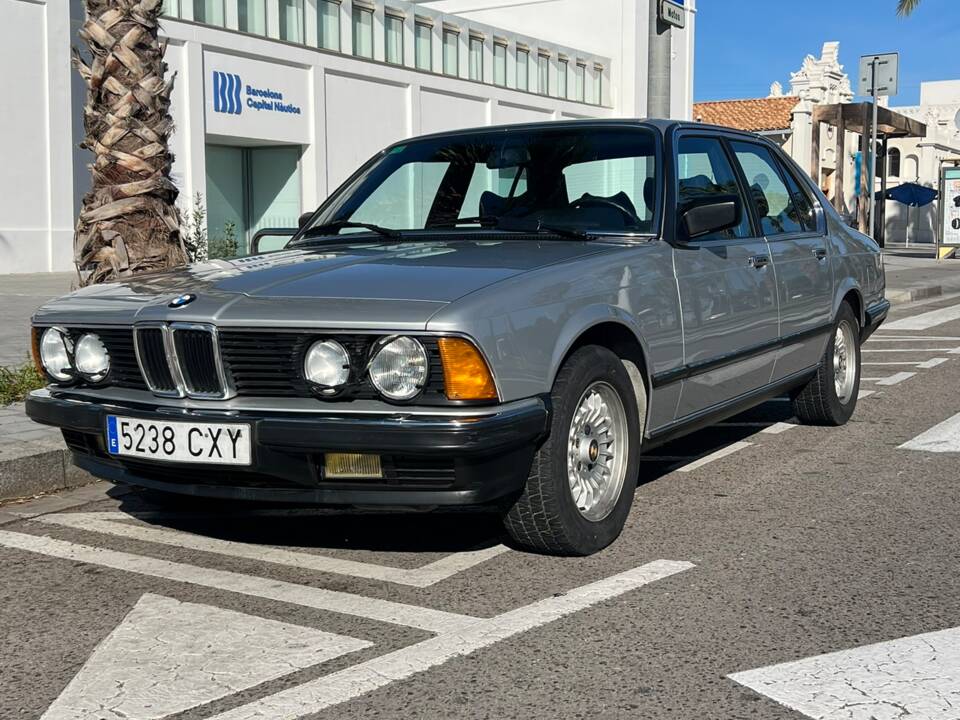 Image 7/36 of BMW 745i (1985)
