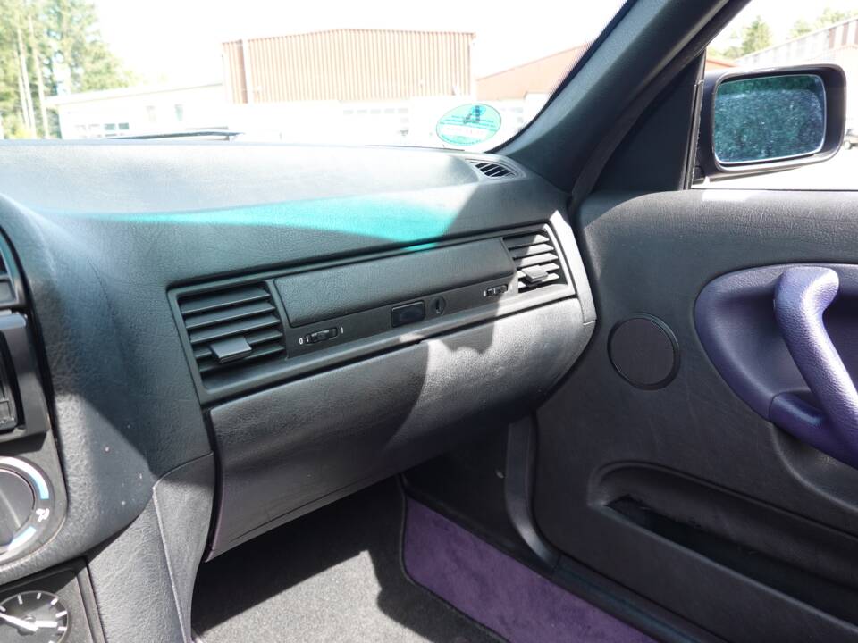 Image 12/21 de BMW 320i (1994)