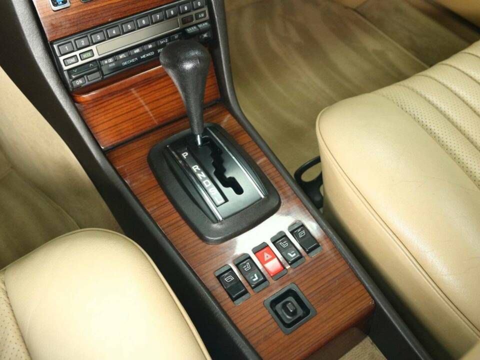 Afbeelding 18/30 van Mercedes-Benz 280 CE (1984)