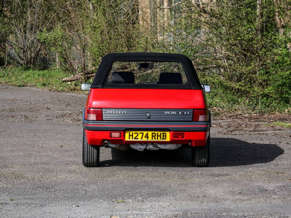 Image 20/39 of Peugeot 205 CTi (1991)