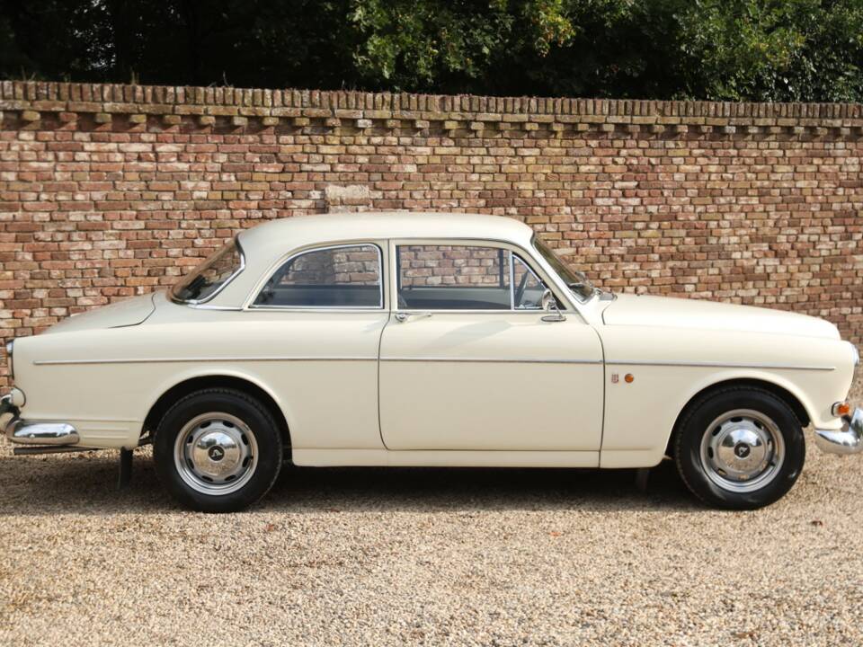 Image 21/50 of Volvo P 123 GT (1969)