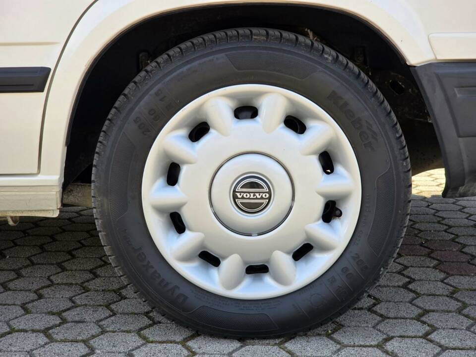 Bild 23/35 von Volvo 940 2.0i Turbo (1996)