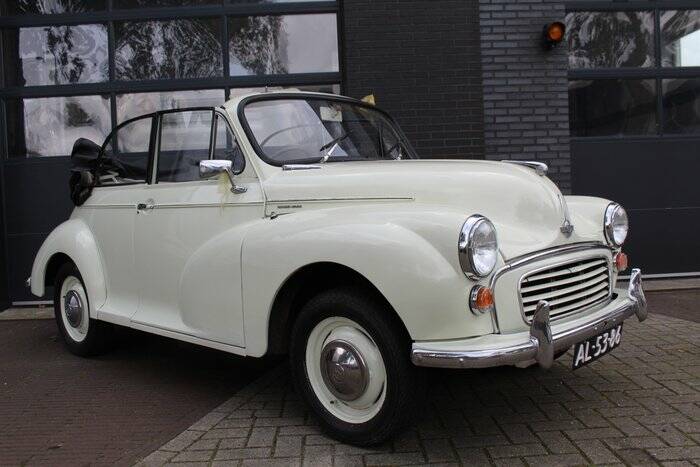 Image 3/7 of Morris Minor 1000 (1968)