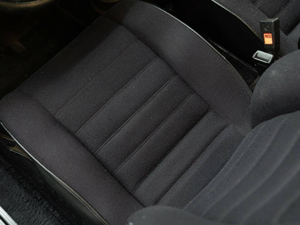 Image 32/50 of Porsche 911 Carrera 2.7 (1975)