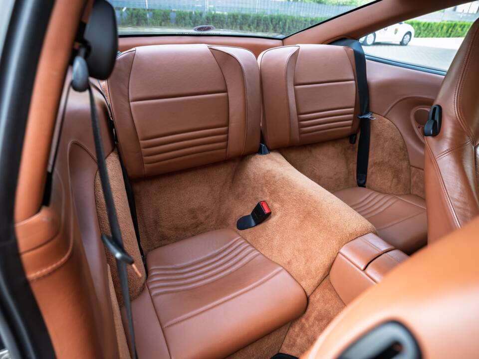 Image 37/63 of Porsche 911 Carrera 4S (2004)