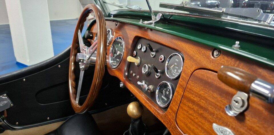 Bild 33/50 von Morgan 4&#x2F;4 Series V (1964)