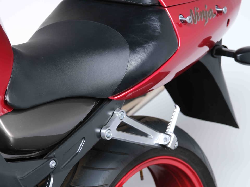 Image 64/91 of Kawasaki Ninja 1200 ZX-12R (2000)