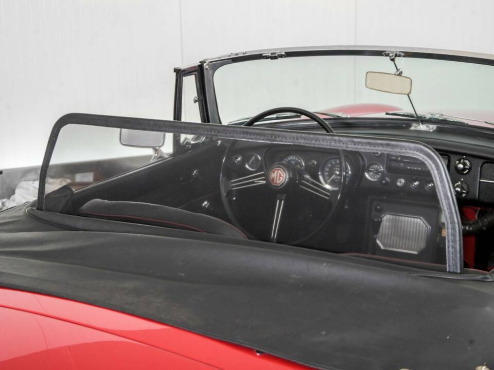 Afbeelding 36/50 van MG MGB (1966)