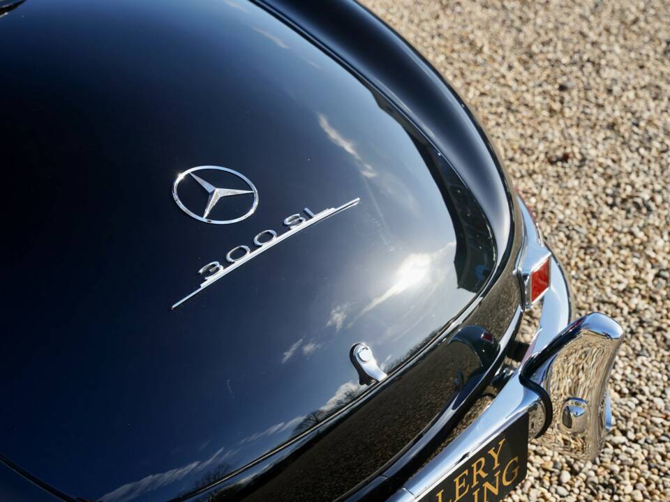 Image 25/50 of Mercedes-Benz 300 SL Roadster (1959)