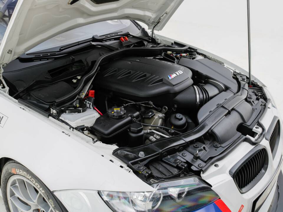 Obraz 11/21 pojazdu BMW M3 (2009)