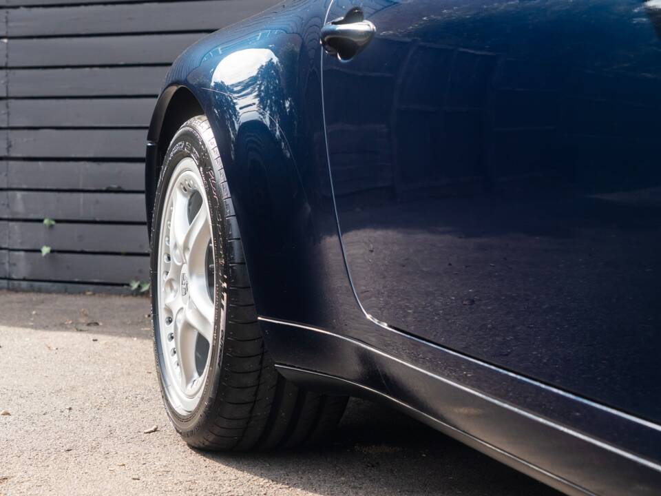 Image 60/68 of Porsche 911 Carrera (1997)