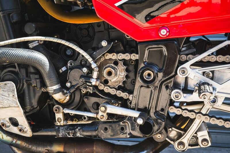 Image 27/50 of Kawasaki GPX 750R (1987)