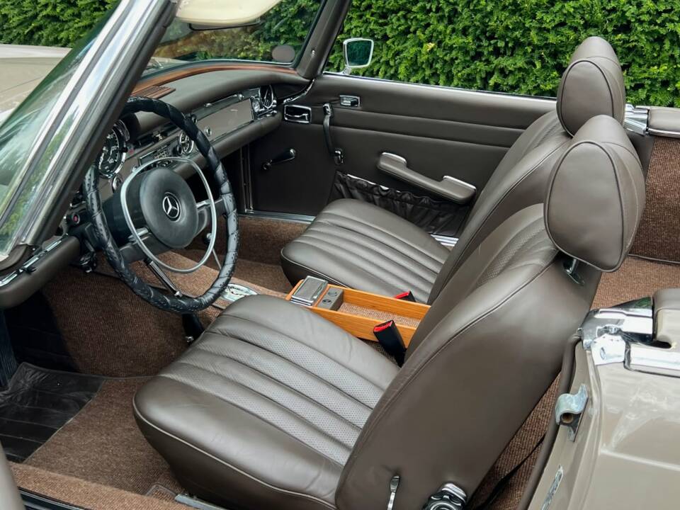 Image 31/99 de Mercedes-Benz 280 SL (1971)