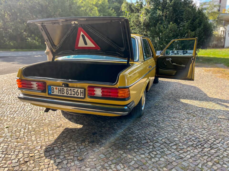 Image 72/139 of Mercedes-Benz 240 D (1978)