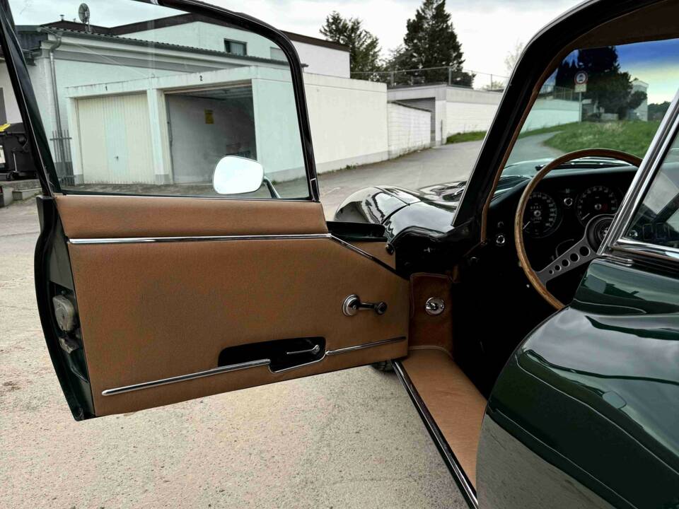 Immagine 12/50 di Jaguar E-Type (1969)