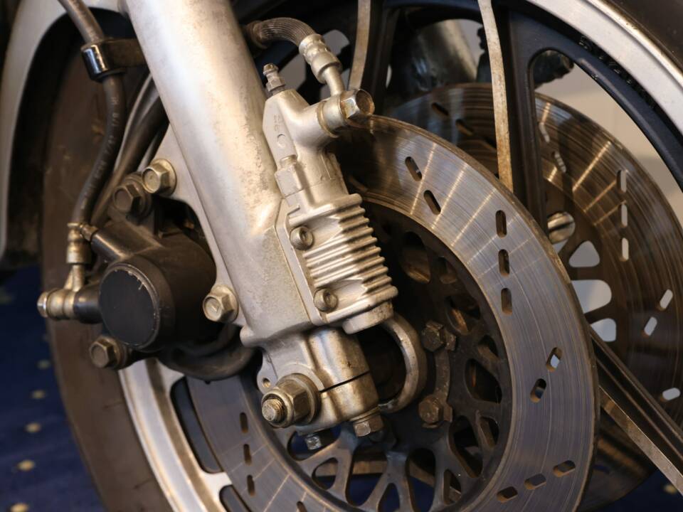 Immagine 7/23 di Suzuki XN85 Turbo (1986)