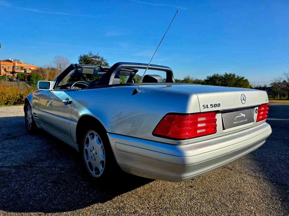 Bild 8/38 von Mercedes-Benz SL 500 (1998)