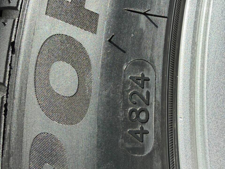 Image 31/32 of Audi S6 Plus Avant (1996)