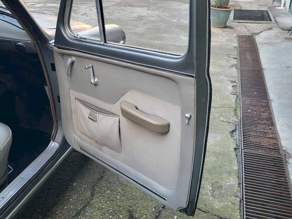 Image 28/45 of Lancia Appia (1962)