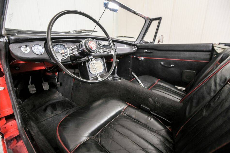 Imagen 61/82 de MG MGB (1967)
