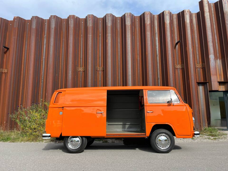 Afbeelding 2/87 van Volkswagen T2b panel van (1977)