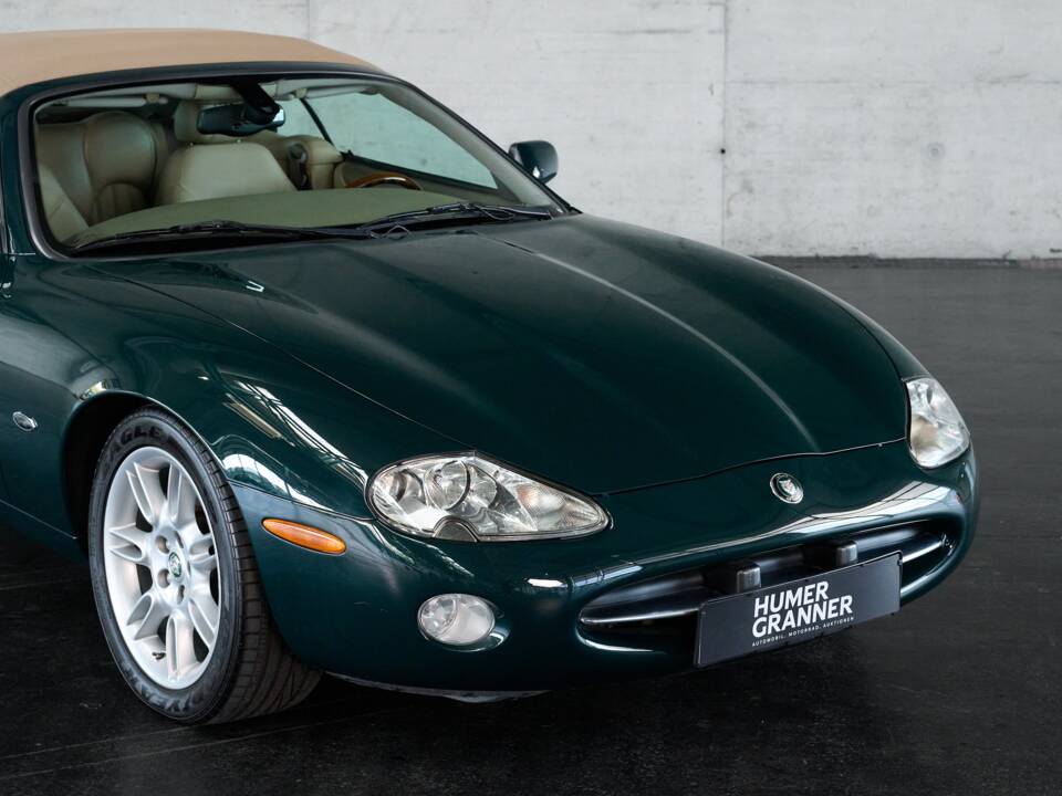 Bild 25/50 von Jaguar XK8 4.0 (2002)