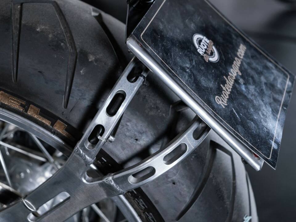 Bild 16/50 von Moto Guzzi DUMMY (1998)