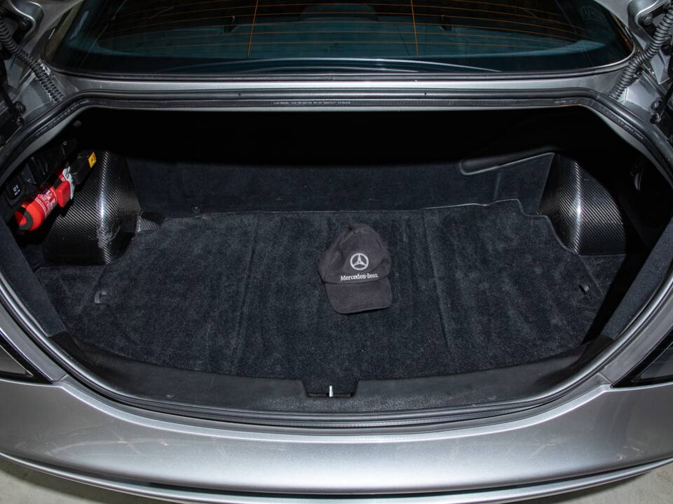 Image 25/25 of Mercedes-Benz SLR McLaren 722 (2006)