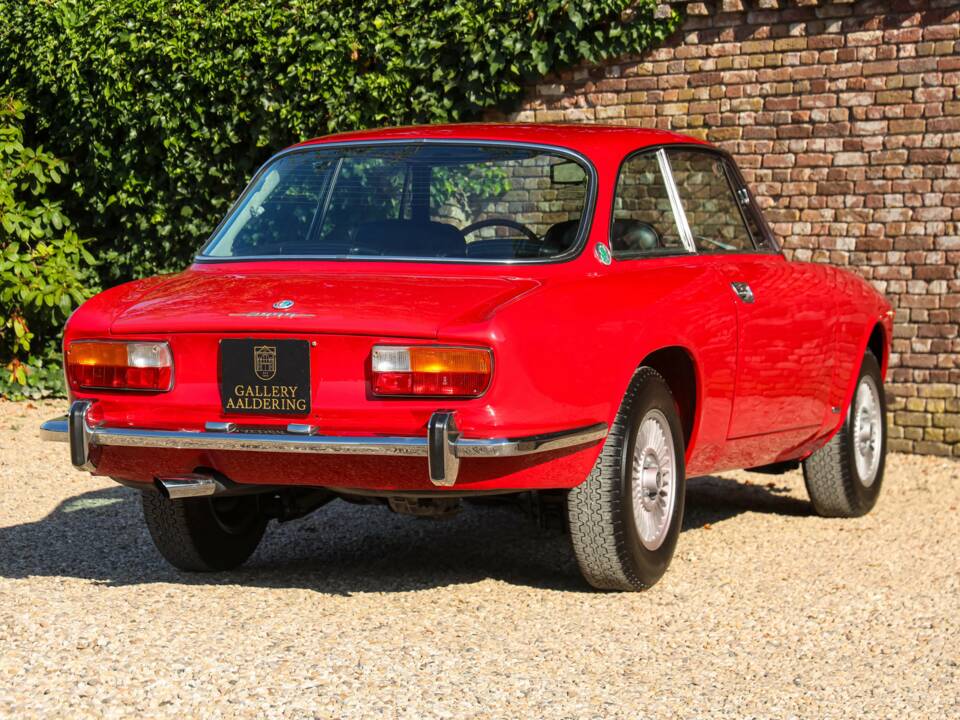 Imagen 31/50 de Alfa Romeo 2000 GT Veloce (1972)