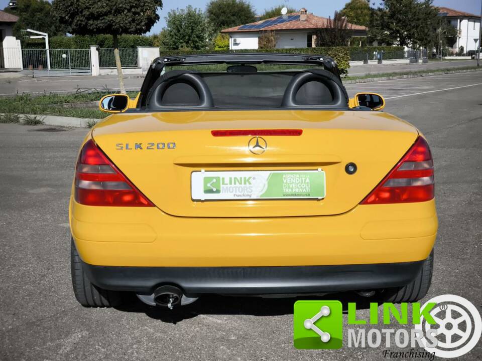 Image 2/10 of Mercedes-Benz SLK 200 Kompressor (1997)