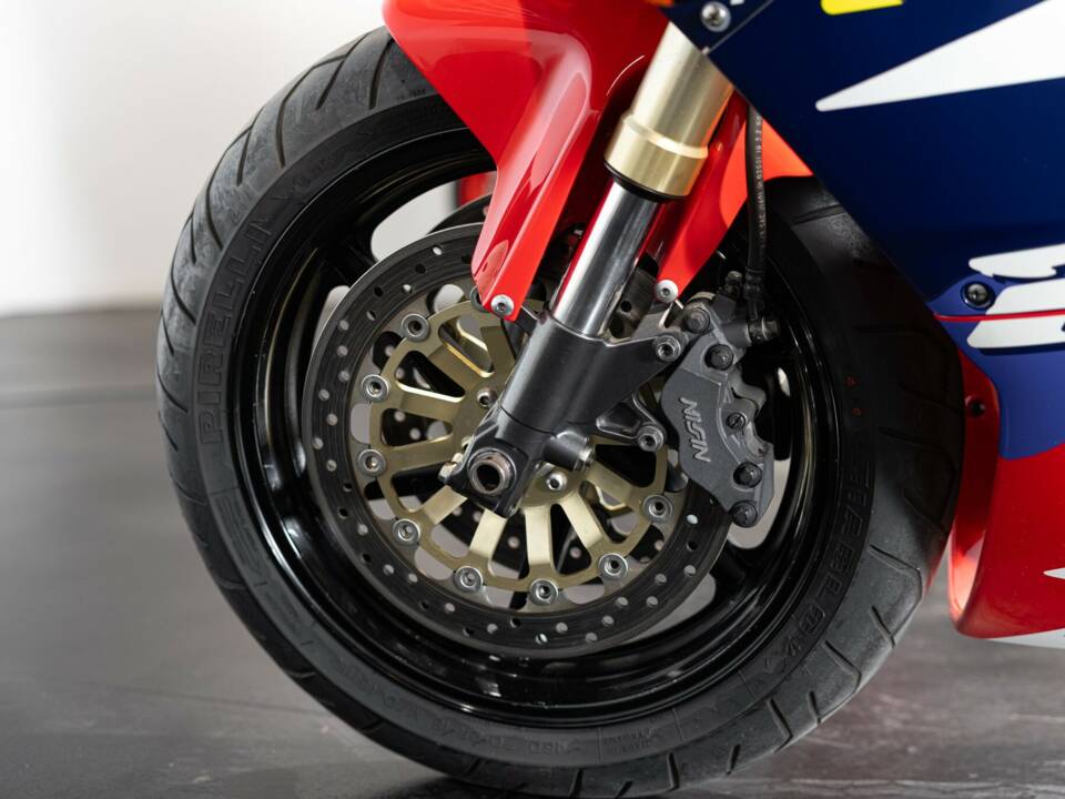 Image 29/42 de Honda RVF 750 (1994)
