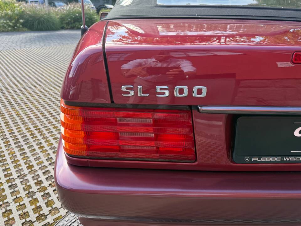 Image 8/34 de Mercedes-Benz 500 SL (1993)