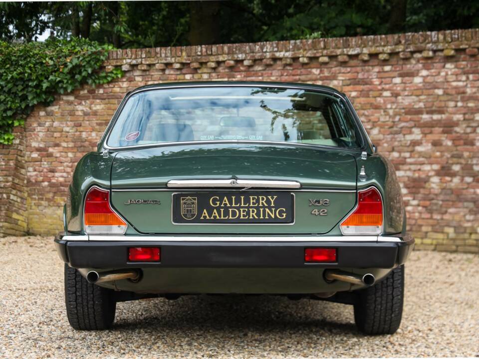 Image 50/50 of Jaguar XJ 6 4.2 (1985)