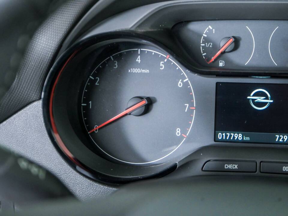 Image 16/50 de Opel Crossland X 1.2 Turbo (2020)