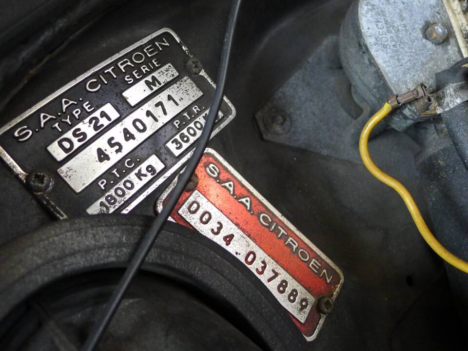 Bild 13/41 von Citroën D Super Familiale (1973)