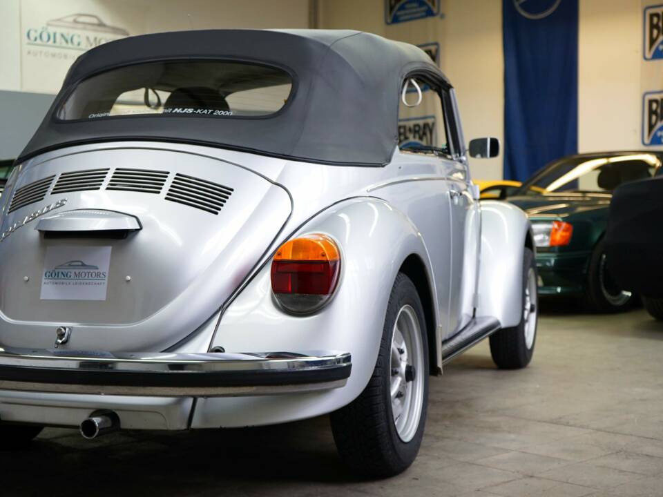 Immagine 17/31 di Volkswagen Käfer 1303 LS (1979)