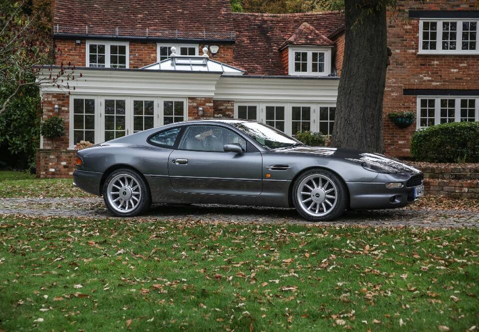 Image 13/34 of Aston Martin DB 7 (1999)