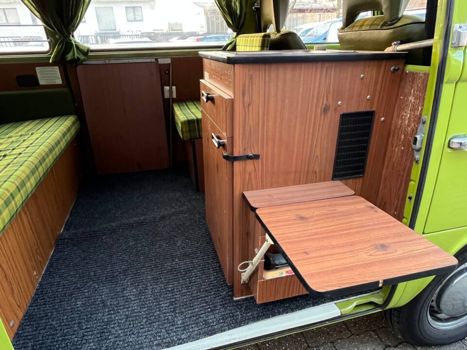 Image 21/57 of Volkswagen T2b Westfalia (1978)