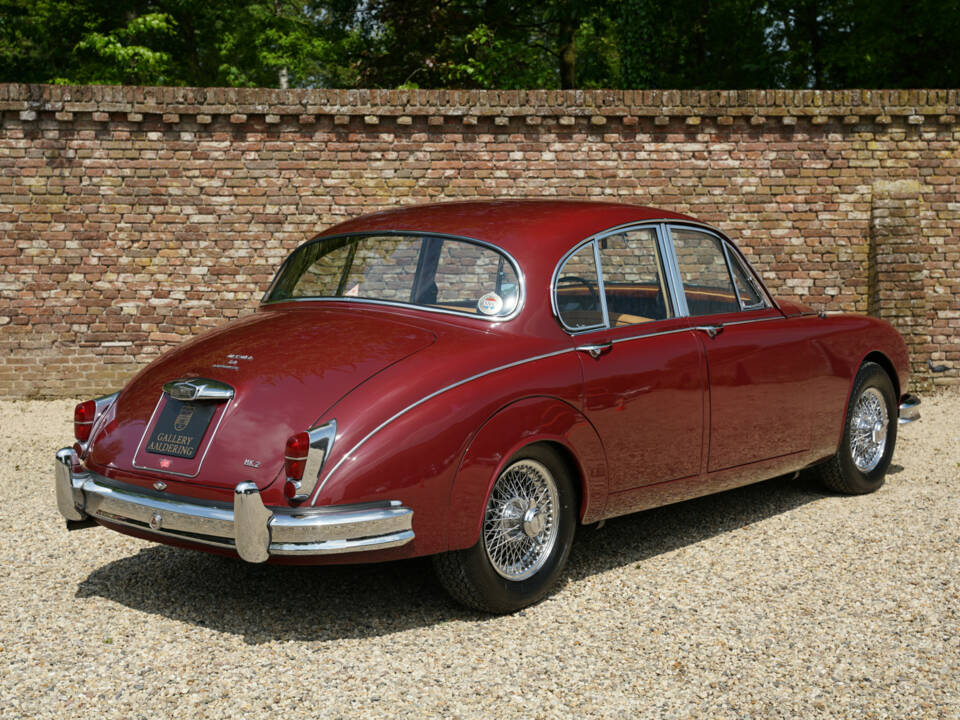 Bild 2/50 von Jaguar Mk II 2.4 (1962)