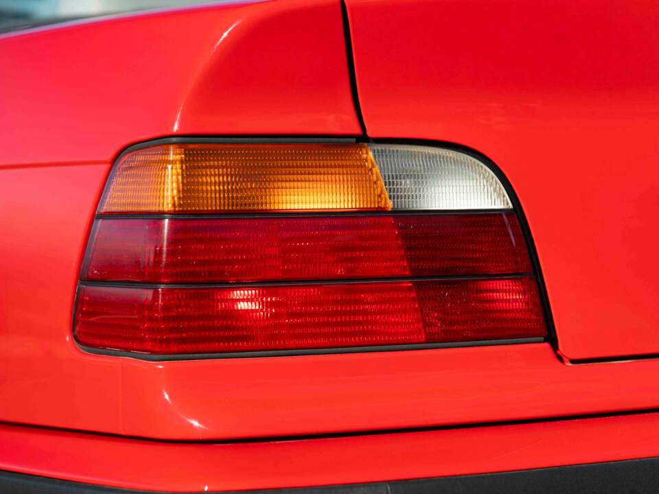 Bild 28/92 von BMW 325i (1994)