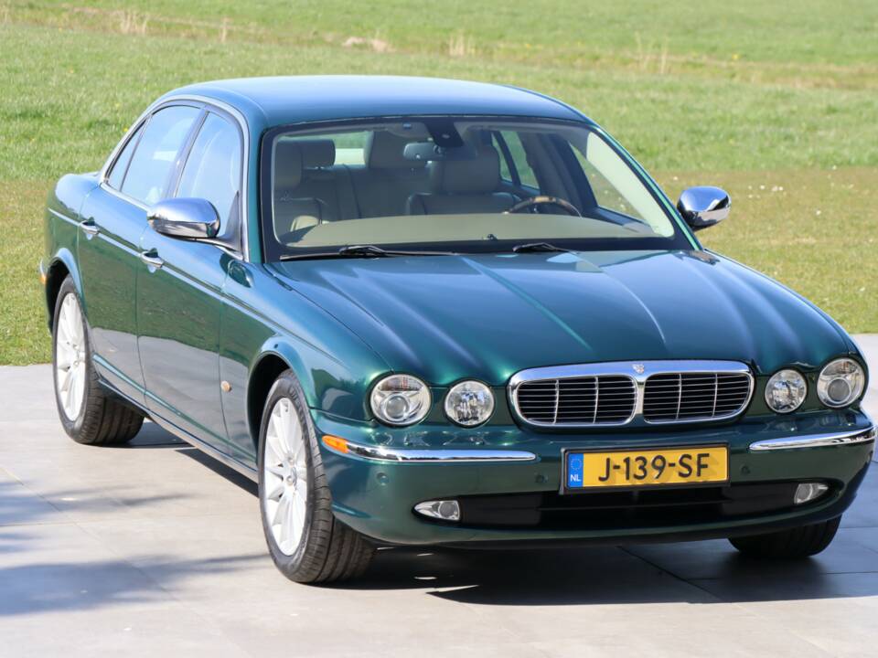Imagen 36/50 de Jaguar XJ 8 4.2 (2006)
