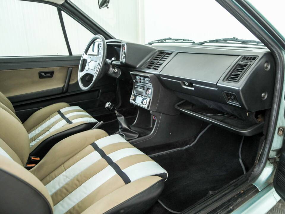 Bild 10/50 von Volkswagen Scirocco II 1.8 (1986)