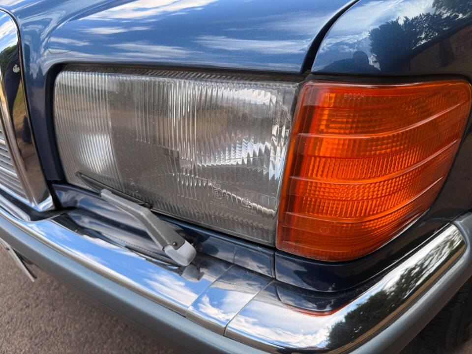 Imagen 29/30 de Mercedes-Benz 500 SE (1988)