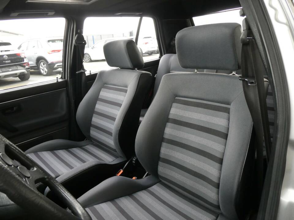 Image 10/23 of Volkswagen Golf Mk II GTi 1.8 (1988)