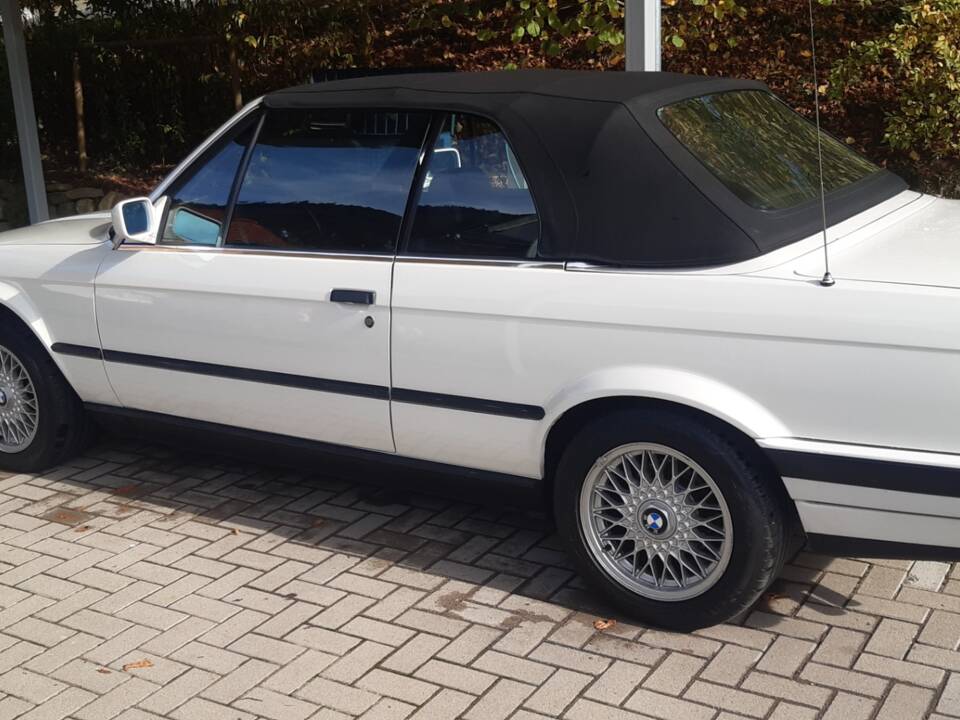 Image 7/55 of BMW 320i (1991)