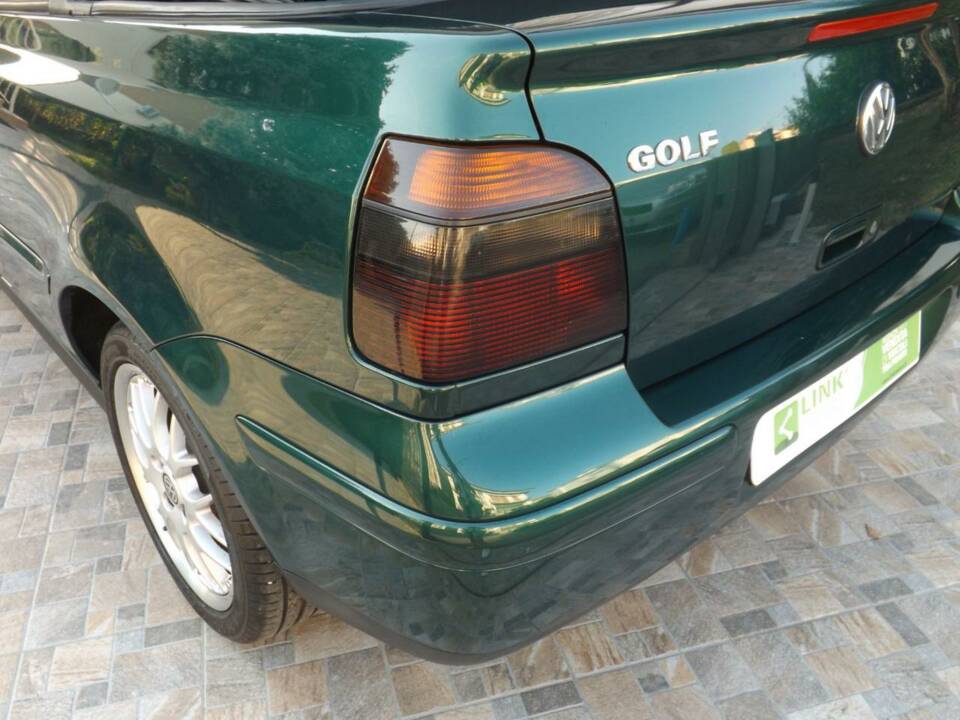 Image 44/50 of Volkswagen Golf III Cabrio 1.6 (1998)