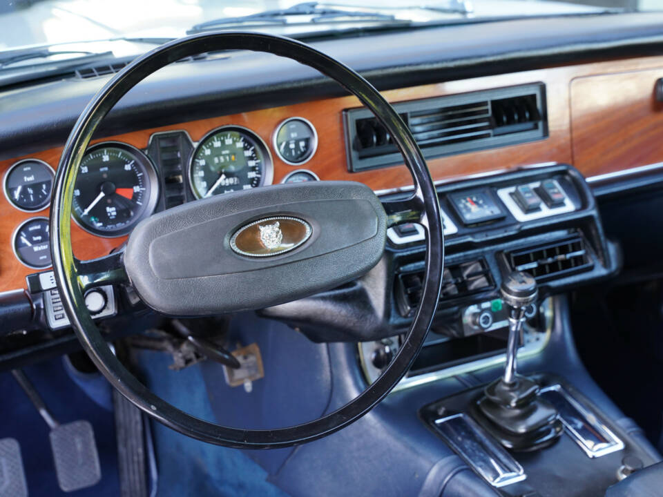 Bild 29/50 von Jaguar XJ 6 C 4.2 (1975)