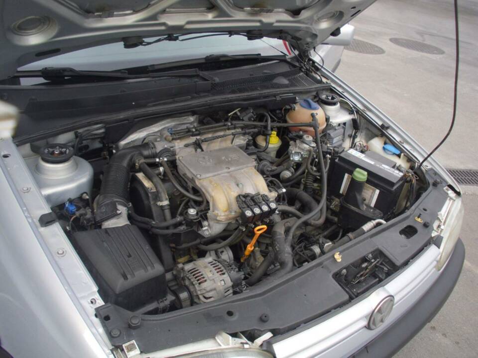 Imagen 8/10 de Volkswagen Golf III Cabrio 1.6 (1997)